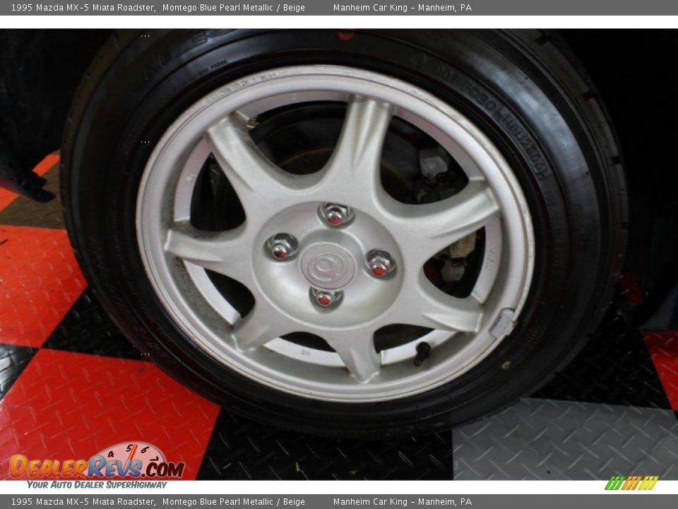 1995 Mazda MX-5 Miata Roadster Montego Blue Pearl Metallic / Beige Photo #16