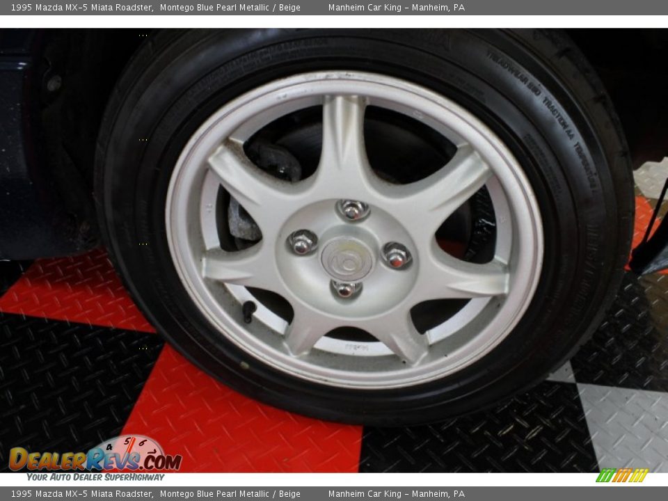1995 Mazda MX-5 Miata Roadster Montego Blue Pearl Metallic / Beige Photo #17