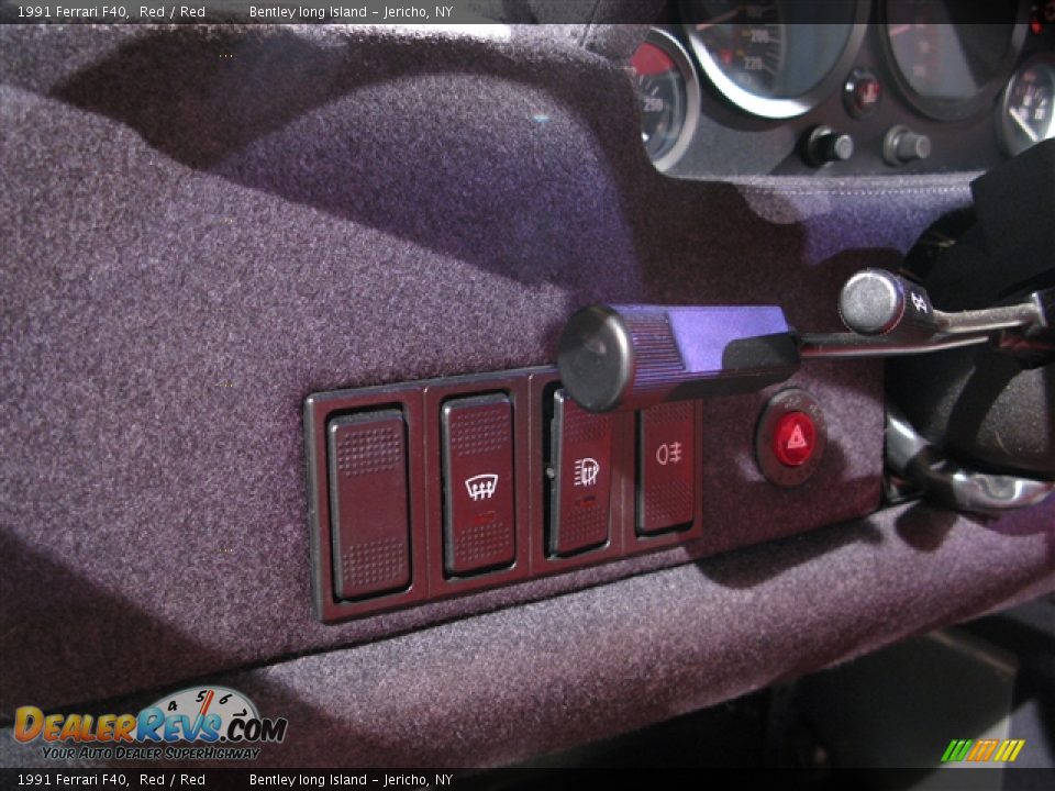 Controls of 1991 Ferrari F40  Photo #8