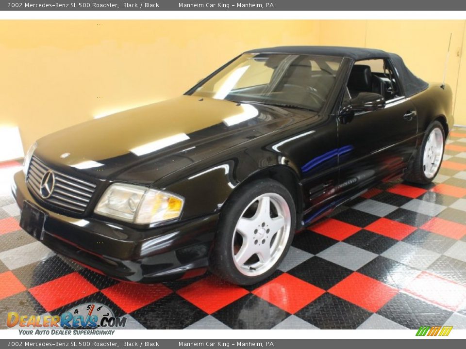 Front 3/4 View of 2002 Mercedes-Benz SL 500 Roadster Photo #3