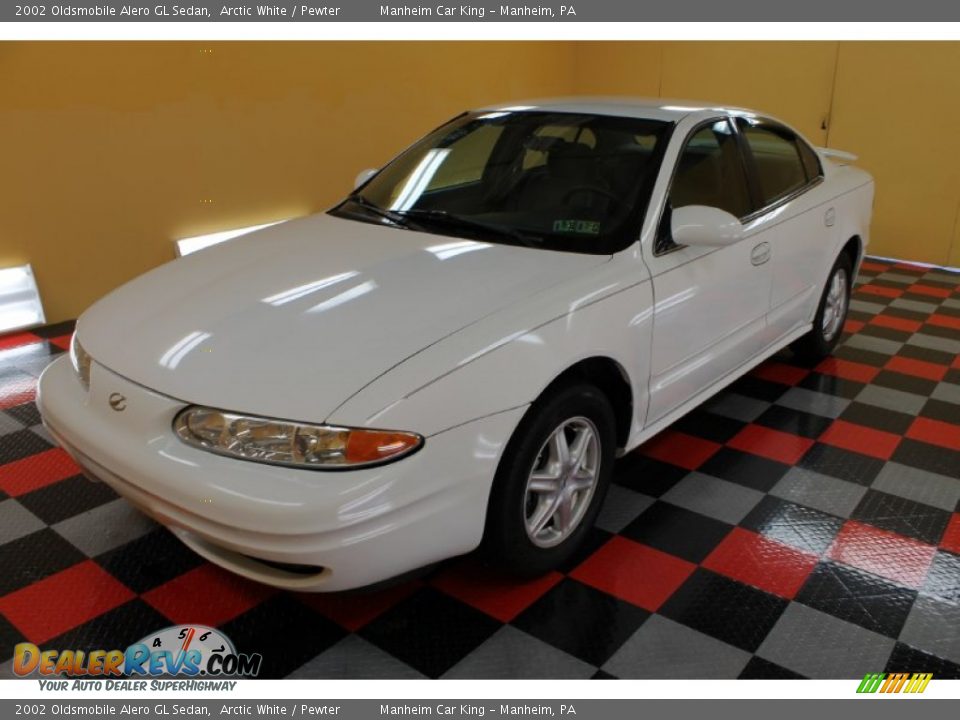 2002 Oldsmobile Alero GL Sedan Arctic White / Pewter Photo #2