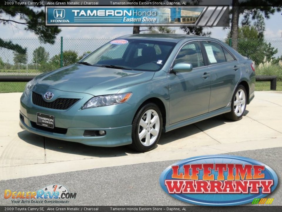 2009 Toyota Camry SE Aloe Green Metallic / Charcoal Photo #1
