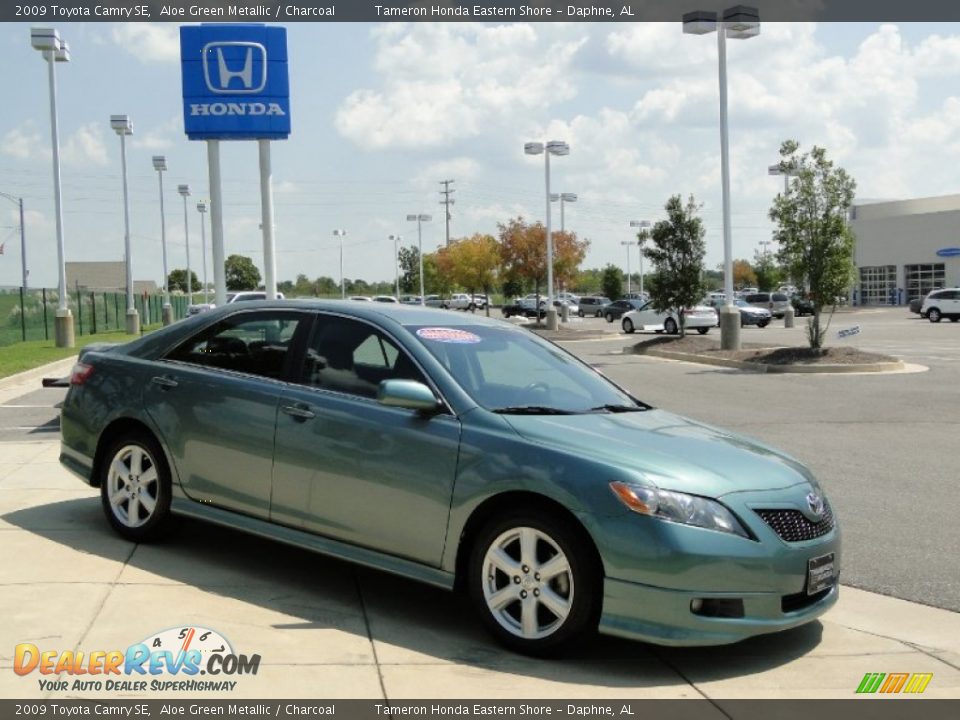 2009 Toyota Camry SE Aloe Green Metallic / Charcoal Photo #3