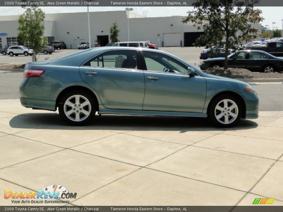 2009 Toyota Camry SE Aloe Green Metallic / Charcoal Photo #4