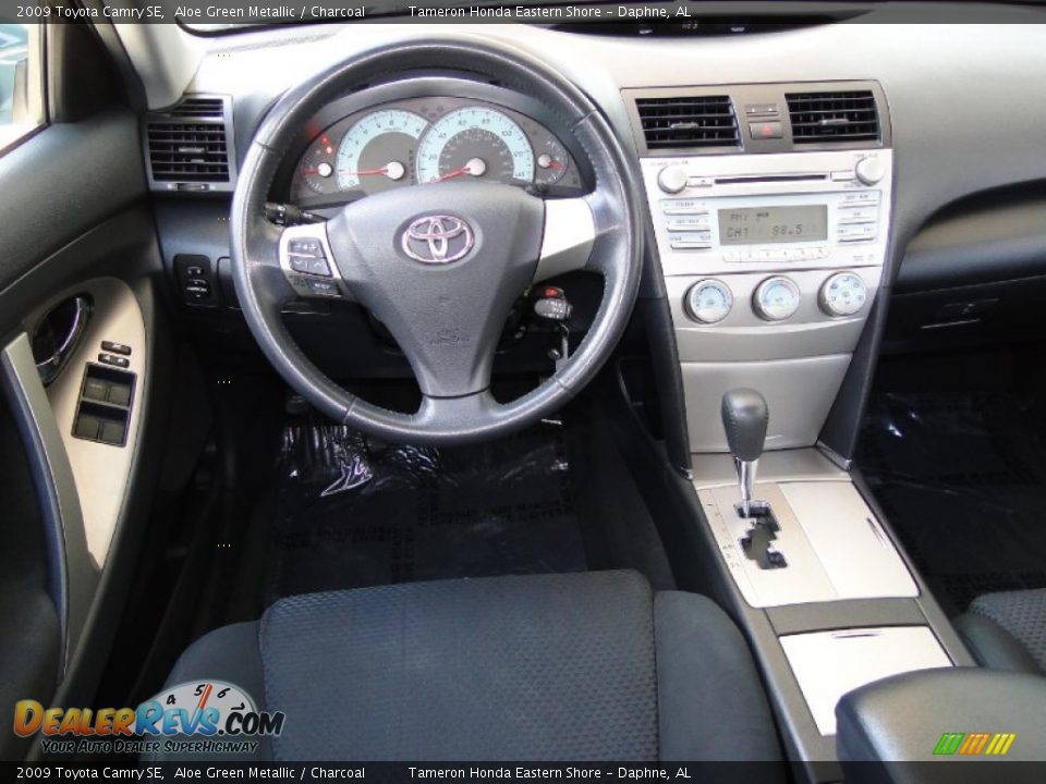2009 Toyota Camry SE Aloe Green Metallic / Charcoal Photo #19