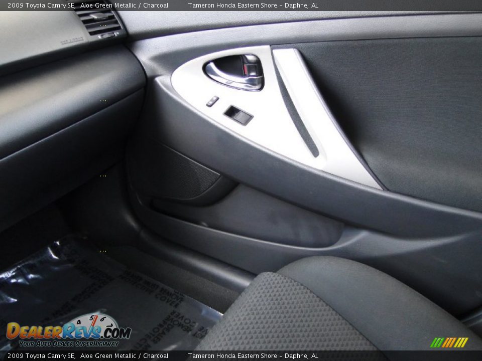 2009 Toyota Camry SE Aloe Green Metallic / Charcoal Photo #22