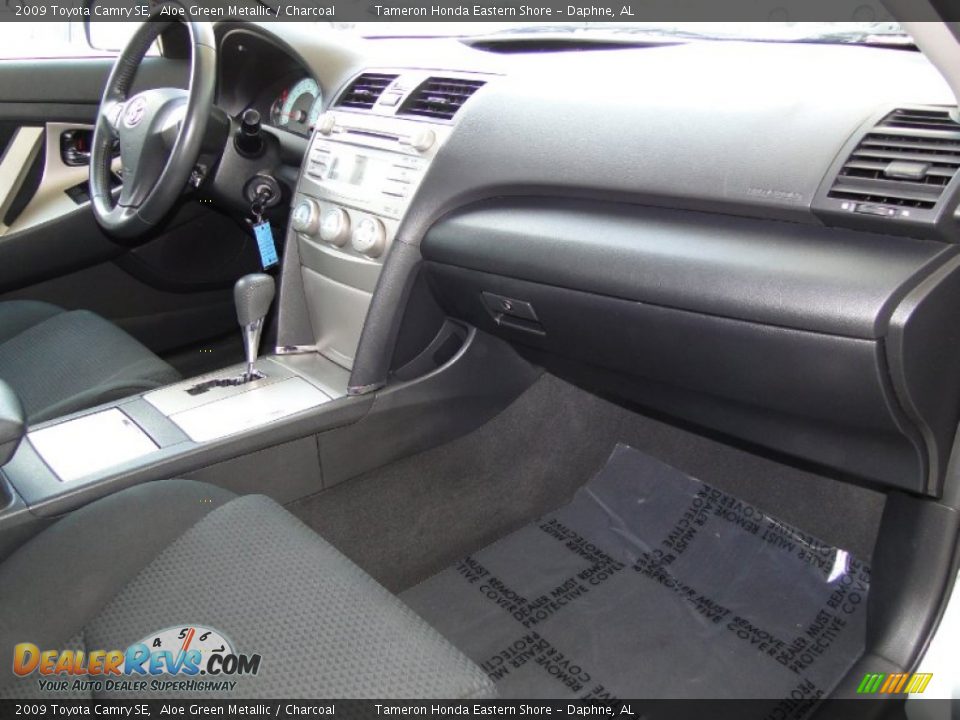 2009 Toyota Camry SE Aloe Green Metallic / Charcoal Photo #24