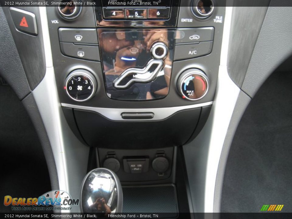 2012 Hyundai Sonata SE Shimmering White / Black Photo #25