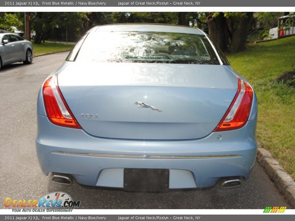 2011 Jaguar XJ XJL Frost Blue Metallic / Navy Blue/Ivory Photo #5