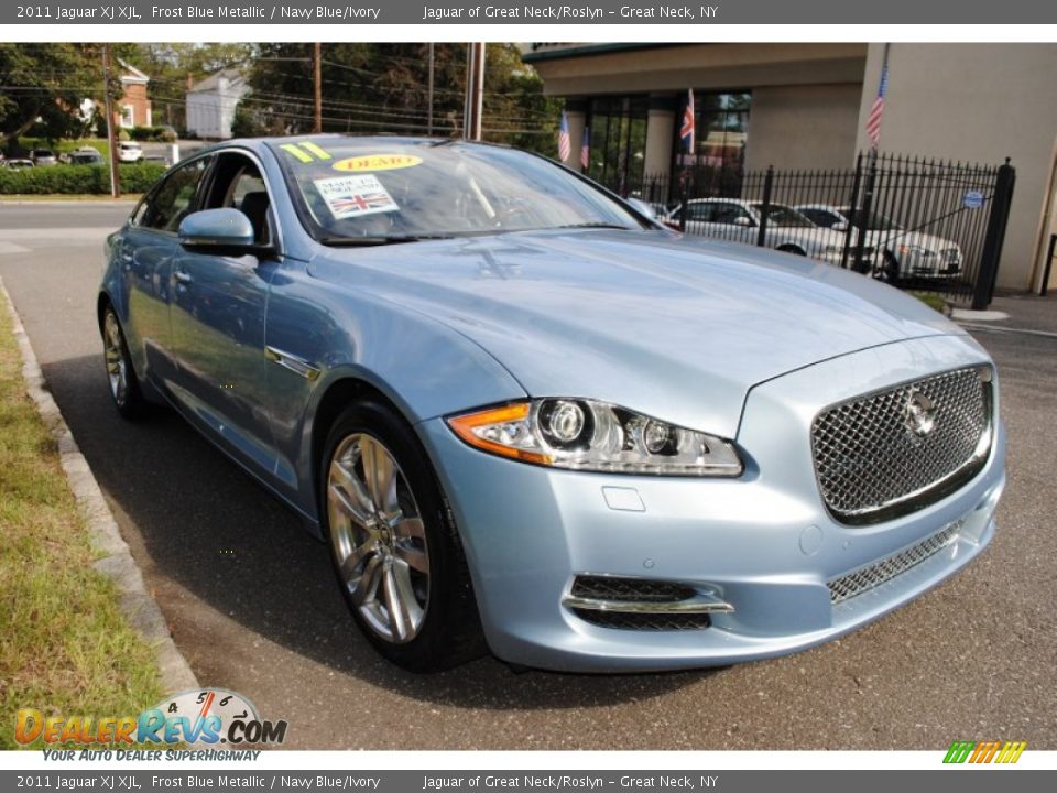 Front 3/4 View of 2011 Jaguar XJ XJL Photo #7