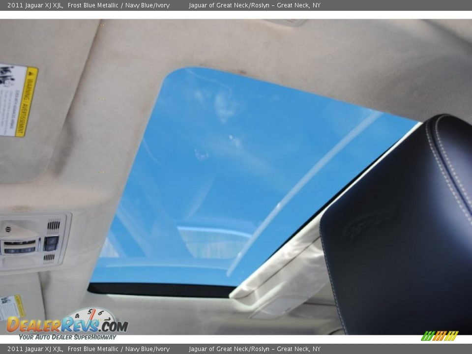 Sunroof of 2011 Jaguar XJ XJL Photo #29