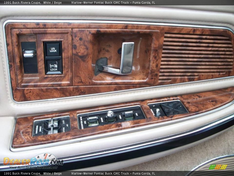 1991 Buick Riviera Coupe White / Beige Photo #18