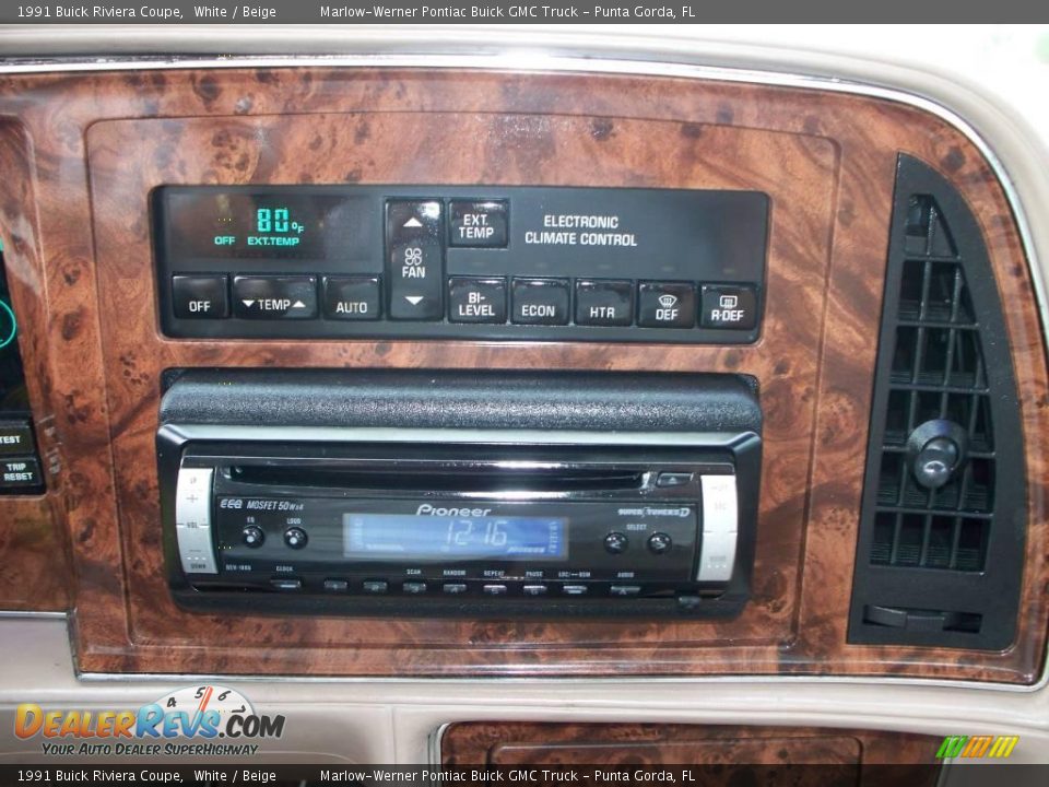 1991 Buick Riviera Coupe White / Beige Photo #26