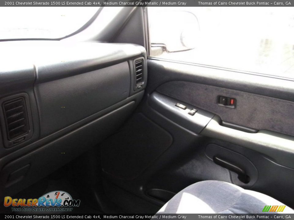 2001 Chevrolet Silverado 1500 LS Extended Cab 4x4 Medium Charcoal Gray Metallic / Medium Gray Photo #16