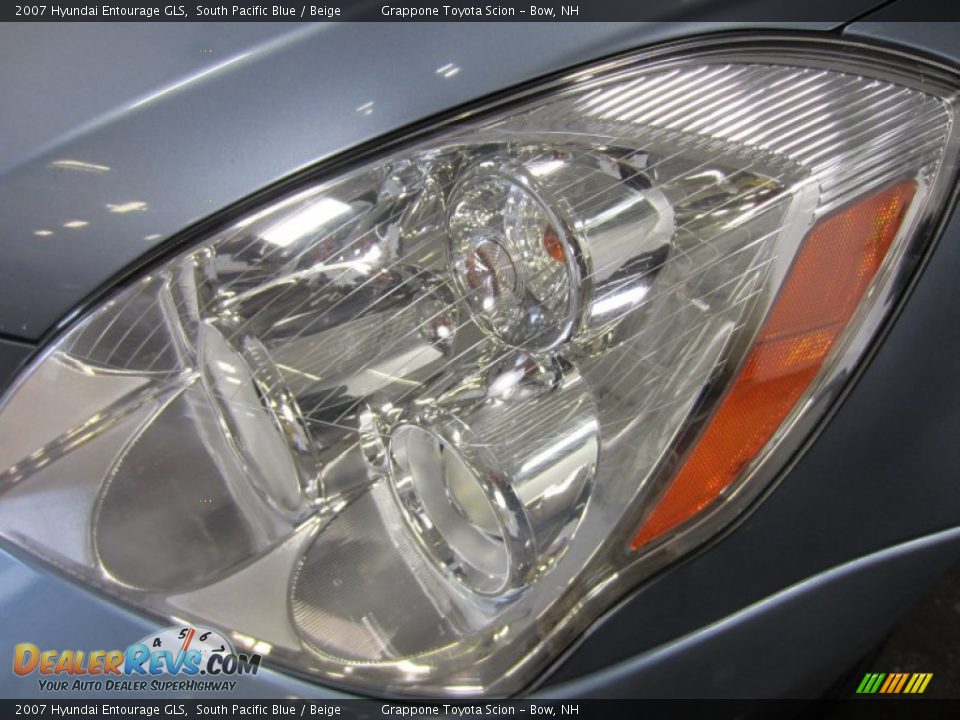 2007 Hyundai Entourage GLS South Pacific Blue / Beige Photo #4