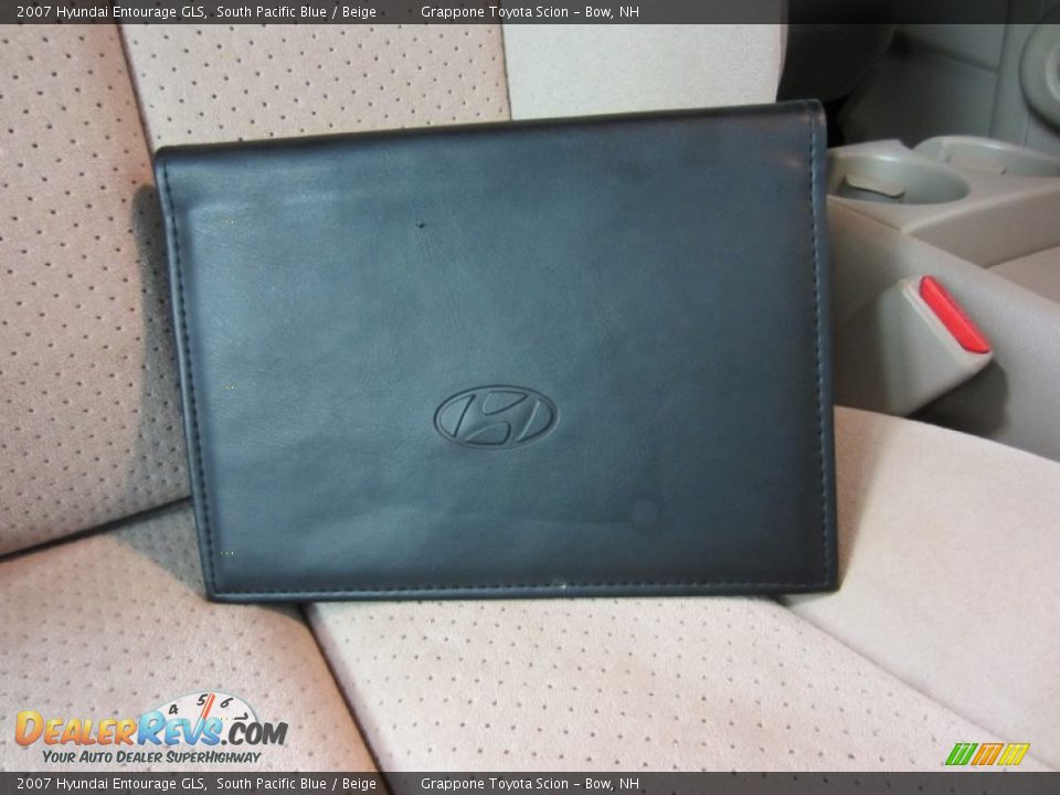 2007 Hyundai Entourage GLS South Pacific Blue / Beige Photo #18