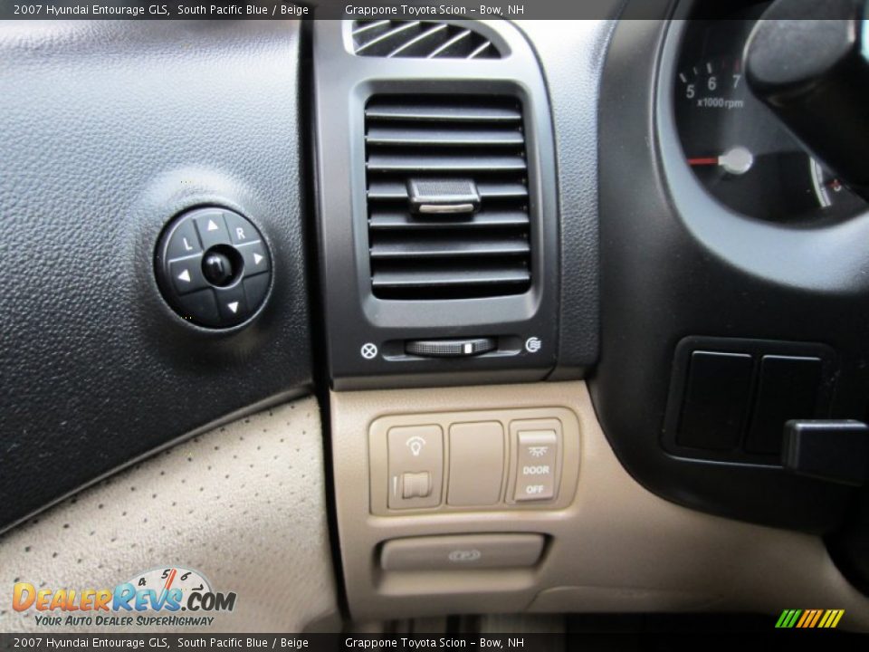 2007 Hyundai Entourage GLS South Pacific Blue / Beige Photo #20