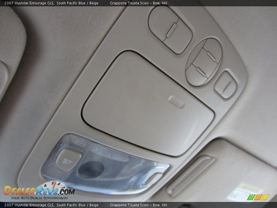 2007 Hyundai Entourage GLS South Pacific Blue / Beige Photo #24