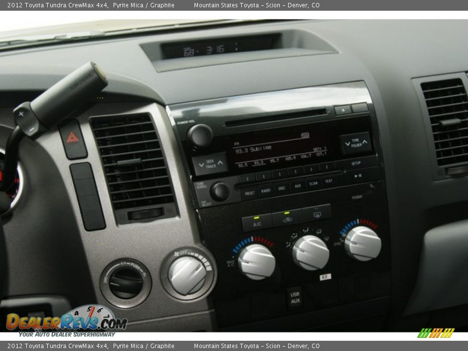 Controls of 2012 Toyota Tundra CrewMax 4x4 Photo #11