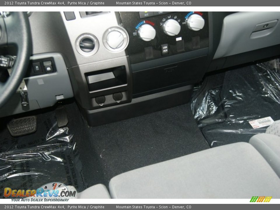 2012 Toyota Tundra CrewMax 4x4 Pyrite Mica / Graphite Photo #12