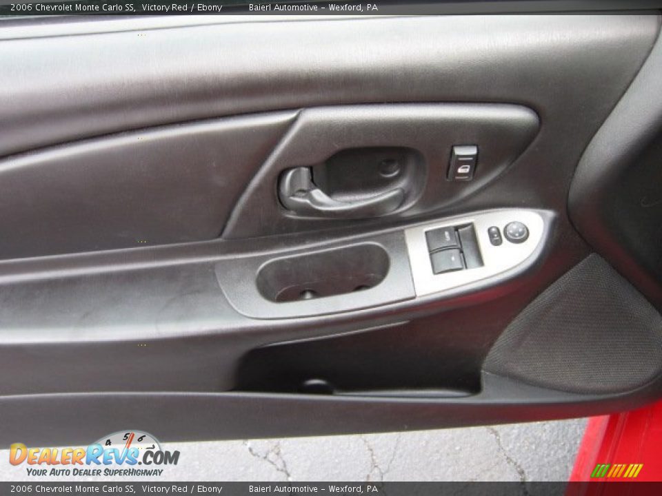 2006 Chevrolet Monte Carlo SS Victory Red / Ebony Photo #17