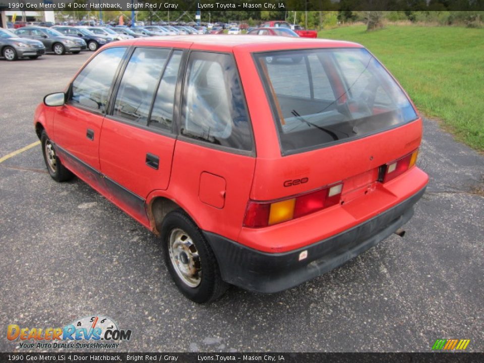 Bright Red 1990 Geo Metro LSi 4 Door Hatchback Photo #11