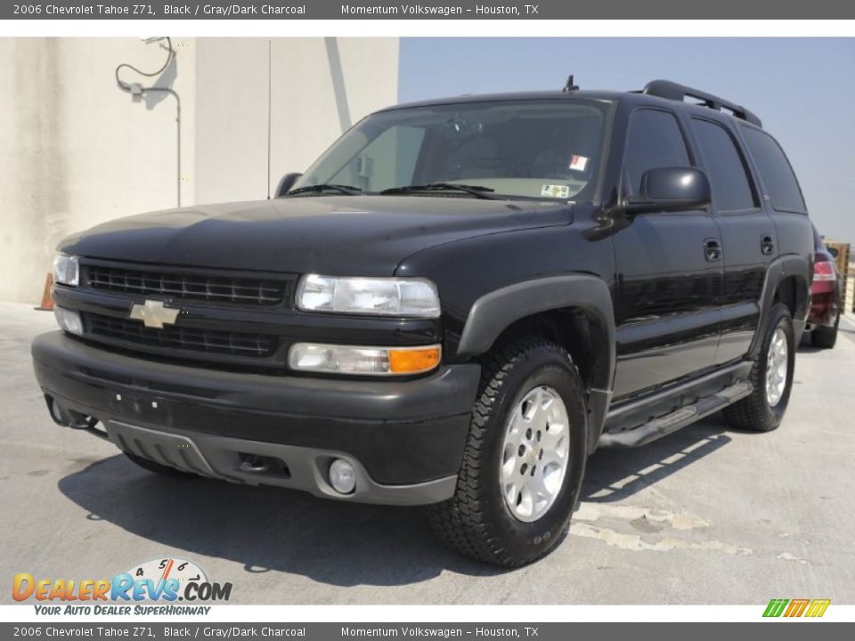Front 3/4 View of 2006 Chevrolet Tahoe Z71 Photo #3