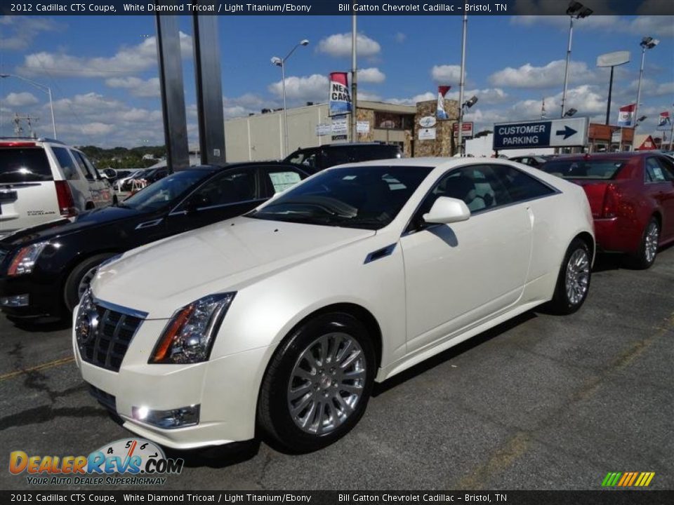 Front 3/4 View of 2012 Cadillac CTS Coupe Photo #2