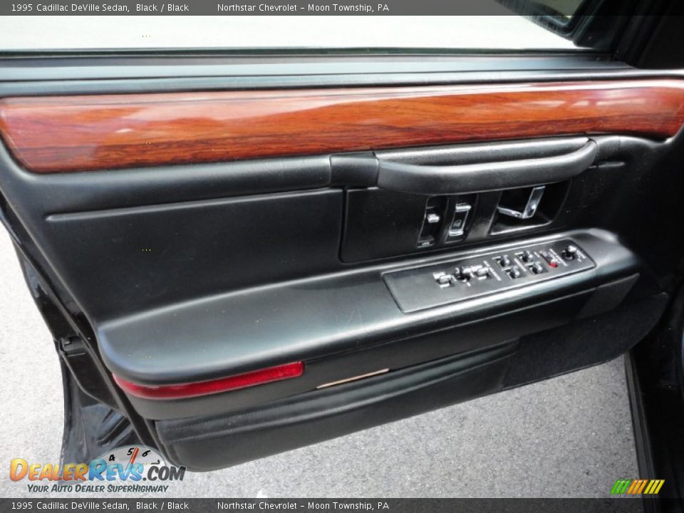 Door Panel of 1995 Cadillac DeVille Sedan Photo #12