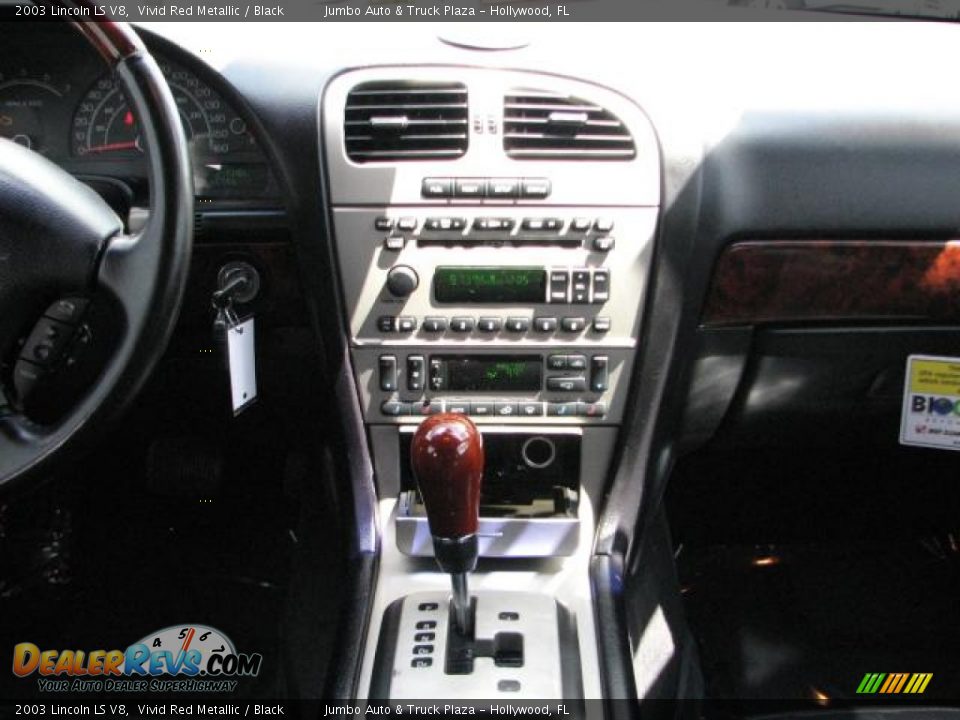 Controls of 2003 Lincoln LS V8 Photo #16