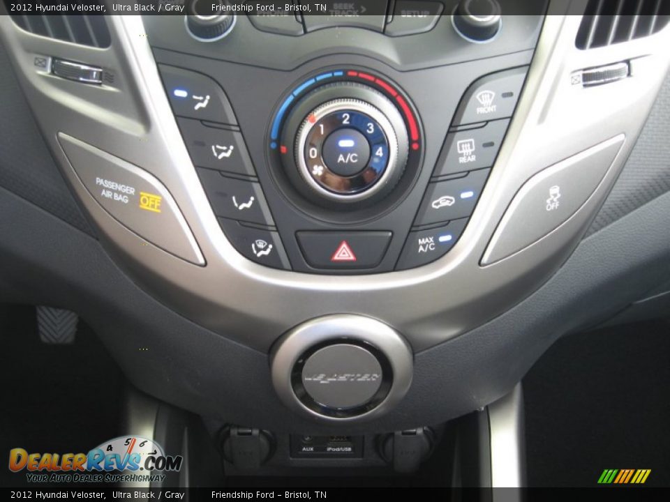 Controls of 2012 Hyundai Veloster  Photo #25