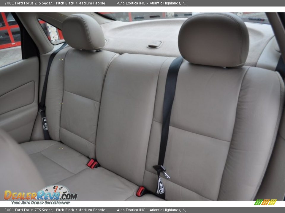 Medium Pebble Interior - 2001 Ford Focus ZTS Sedan Photo #6