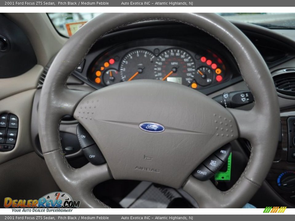 2001 Ford Focus ZTS Sedan Steering Wheel Photo #10