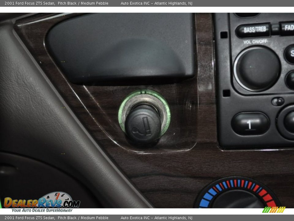 2001 Ford Focus ZTS Sedan Pitch Black / Medium Pebble Photo #14
