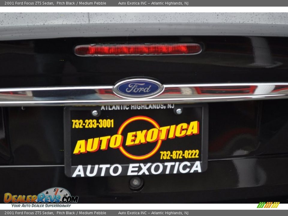 2001 Ford Focus ZTS Sedan Pitch Black / Medium Pebble Photo #27