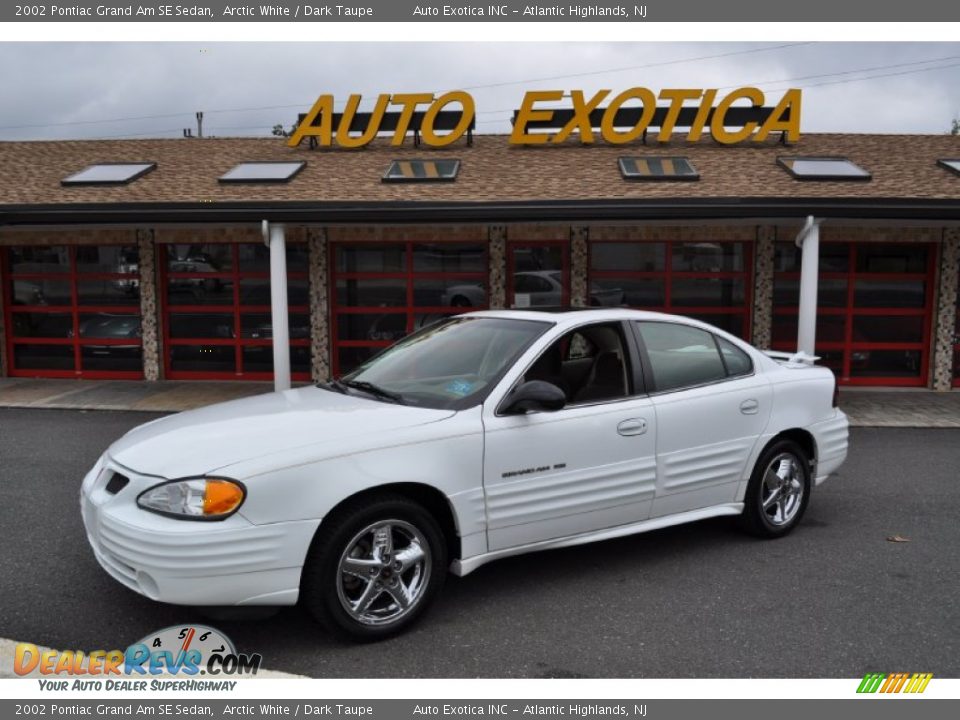 2002 Pontiac Grand Am SE Sedan Arctic White / Dark Taupe Photo #1