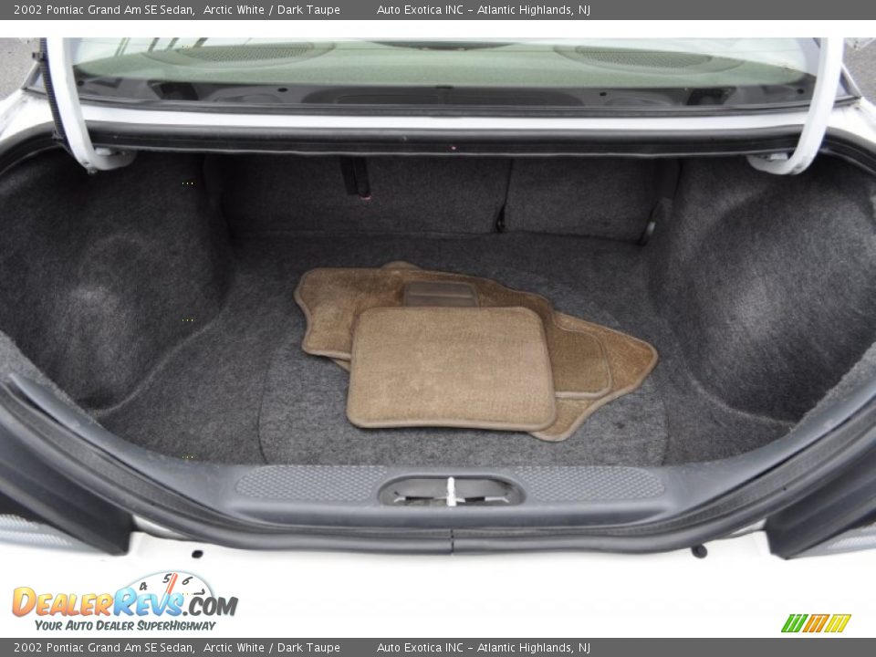 2002 Pontiac Grand Am SE Sedan Trunk Photo #8