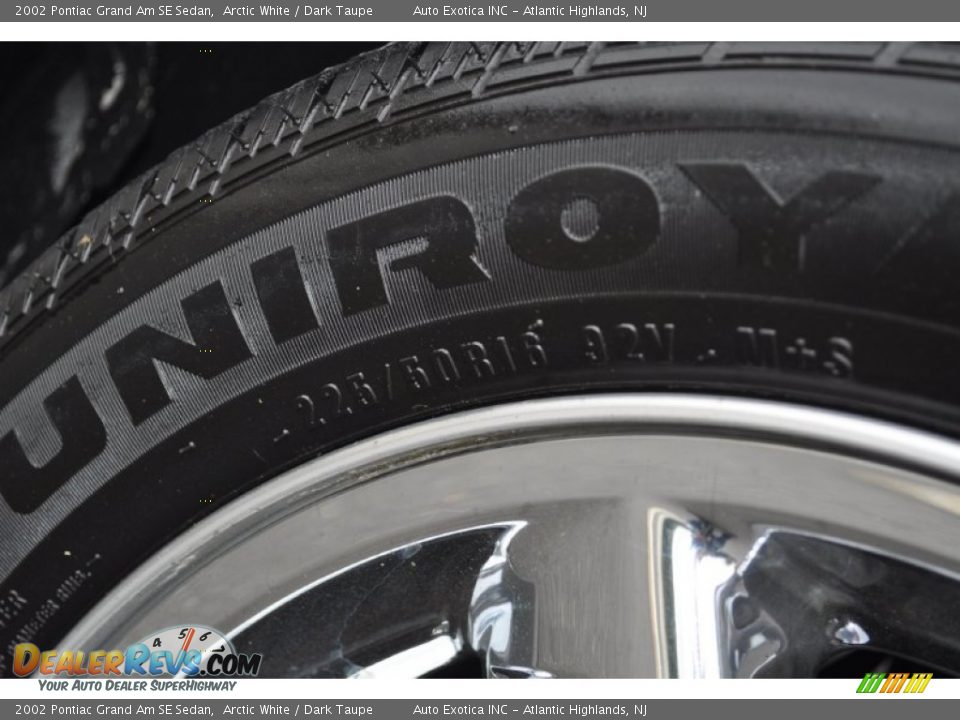 2002 Pontiac Grand Am SE Sedan Arctic White / Dark Taupe Photo #26