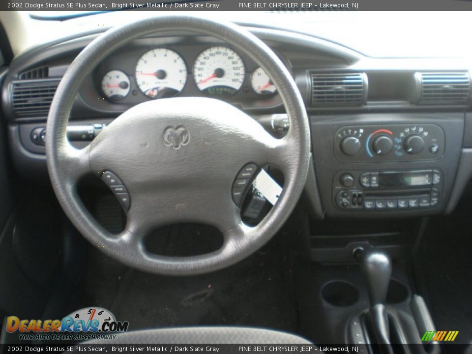 Dashboard of 2002 Dodge Stratus SE Plus Sedan Photo #11