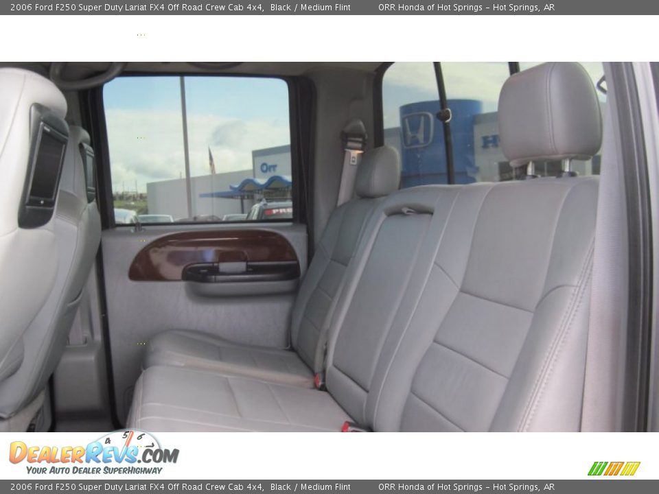 2006 Ford F250 Super Duty Lariat FX4 Off Road Crew Cab 4x4 Black / Medium Flint Photo #16