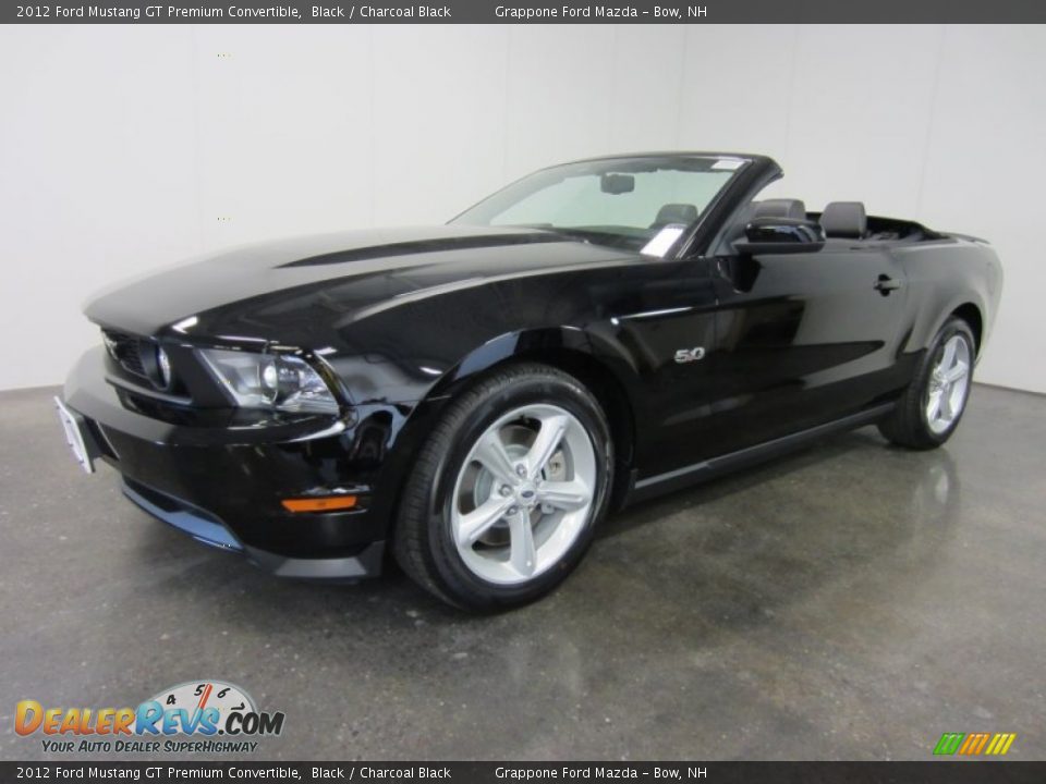 Front 3/4 View of 2012 Ford Mustang GT Premium Convertible Photo #1