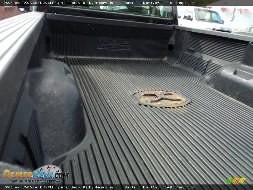 2002 Ford F350 Super Duty XLT SuperCab Dually Black / Medium Flint Photo #28