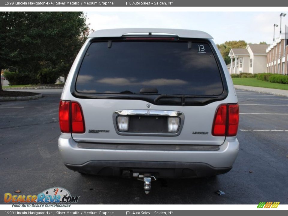 1999 Lincoln Navigator 4x4 Silver Metallic / Medium Graphite Photo #5