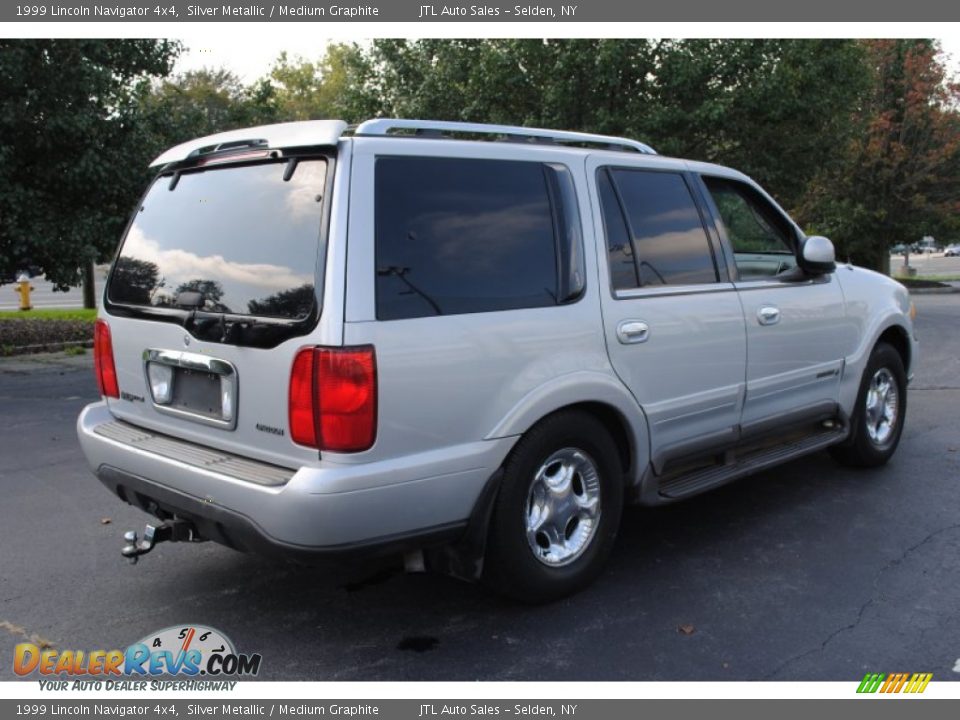 1999 Lincoln Navigator 4x4 Silver Metallic / Medium Graphite Photo #6