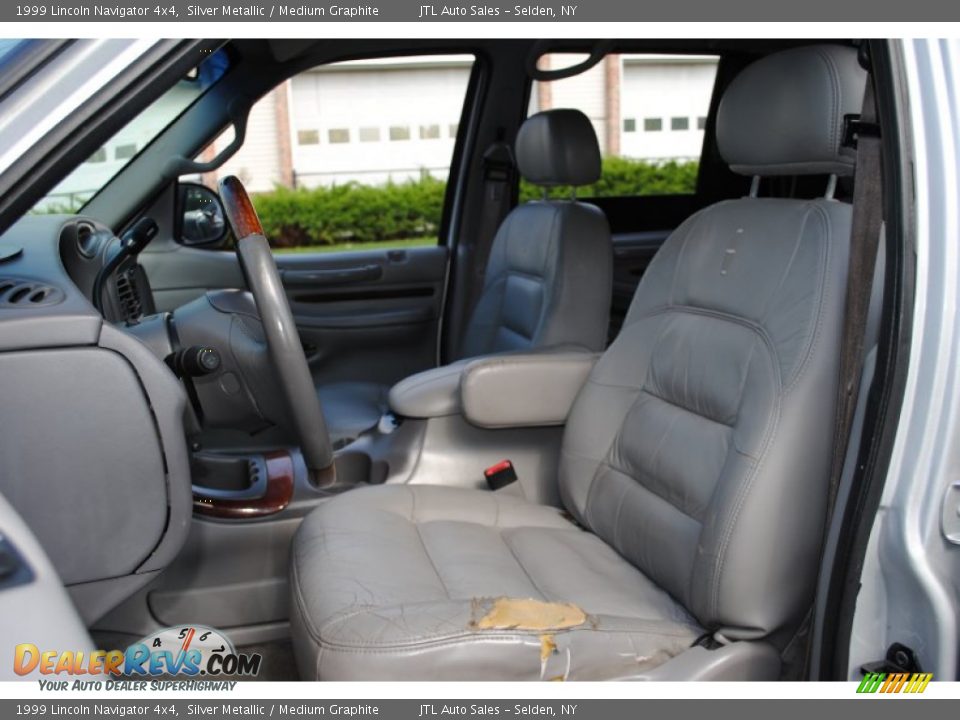 1999 Lincoln Navigator 4x4 Silver Metallic / Medium Graphite Photo #12