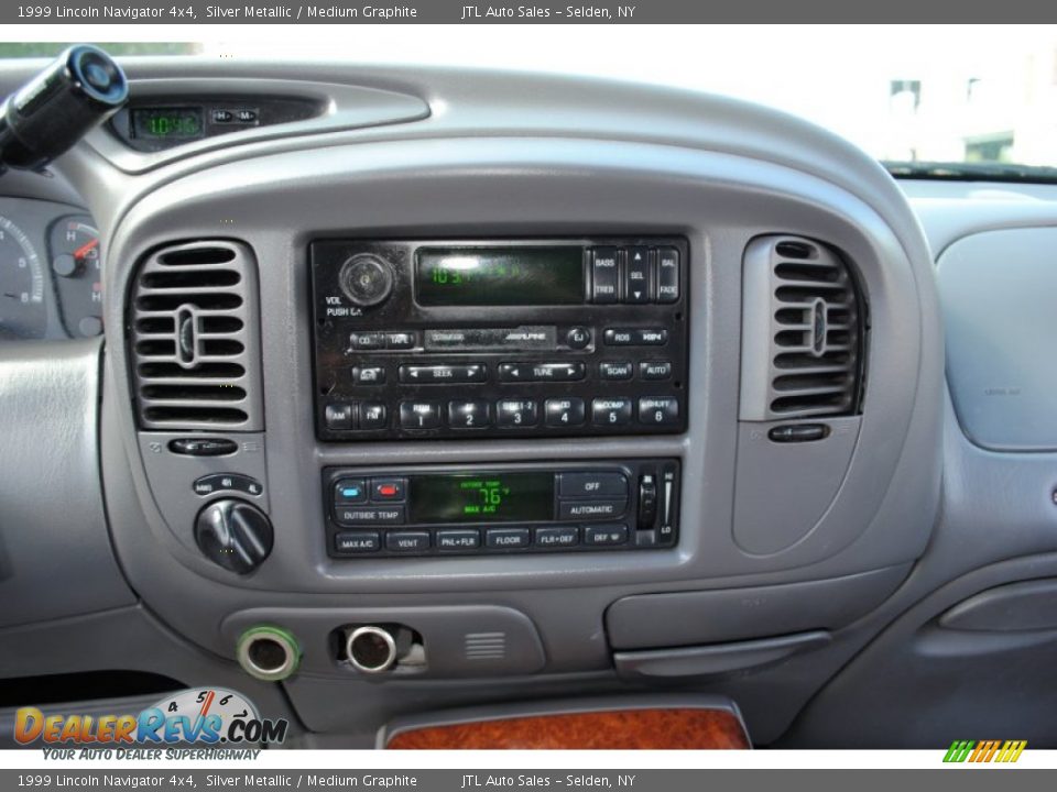 1999 Lincoln Navigator 4x4 Silver Metallic / Medium Graphite Photo #13