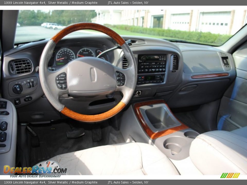 1999 Lincoln Navigator 4x4 Silver Metallic / Medium Graphite Photo #15