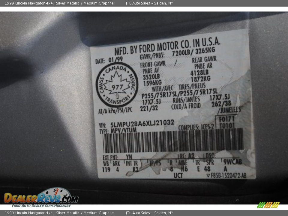 1999 Lincoln Navigator 4x4 Silver Metallic / Medium Graphite Photo #16