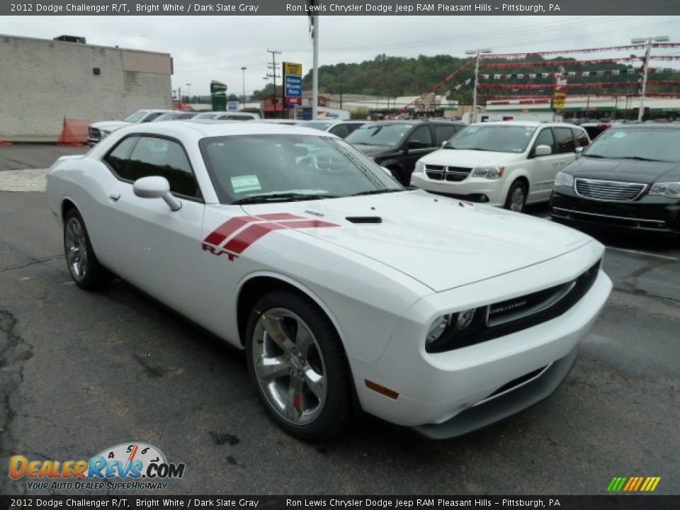 Front 3/4 View of 2012 Dodge Challenger R/T Photo #7