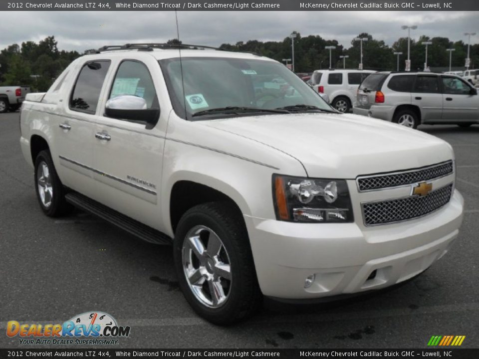 Front 3/4 View of 2012 Chevrolet Avalanche LTZ 4x4 Photo #5
